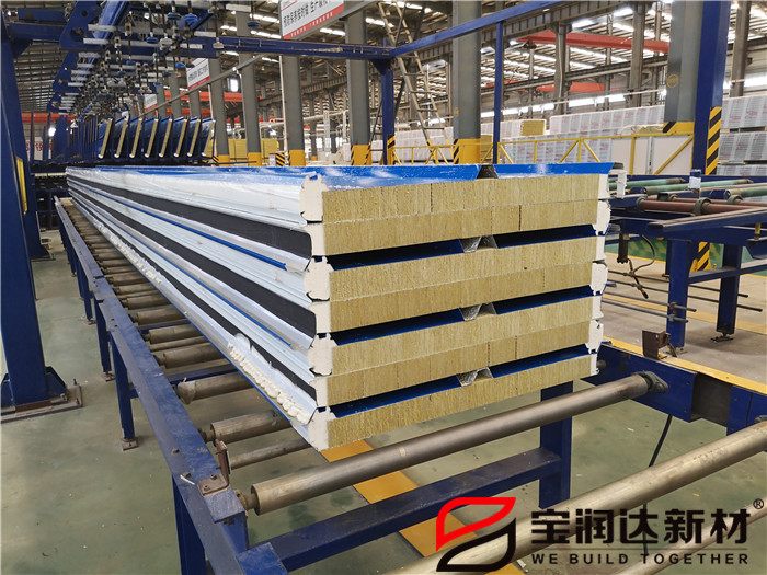 寶潤達(dá)75mm彩鋼聚氨酯巖棉屋面板