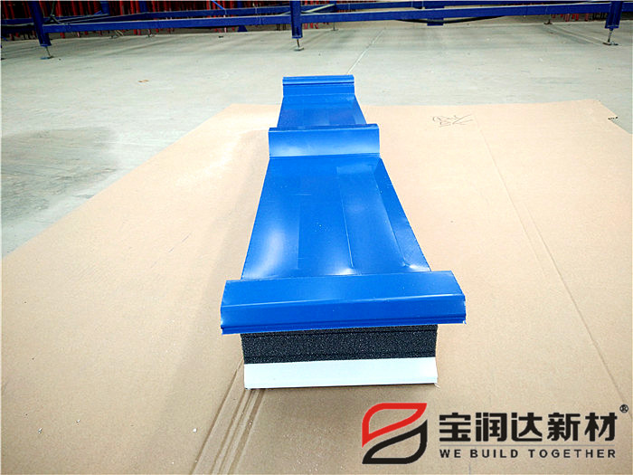 聚氨酯屋面板生產(chǎn)廠家 寶潤(rùn)達(dá)