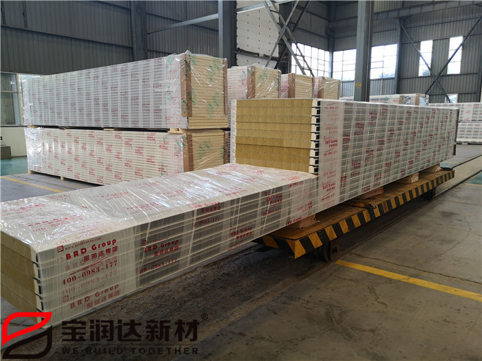 寶潤達(dá)供應(yīng)湖南彩鋼聚氨酯夾芯板