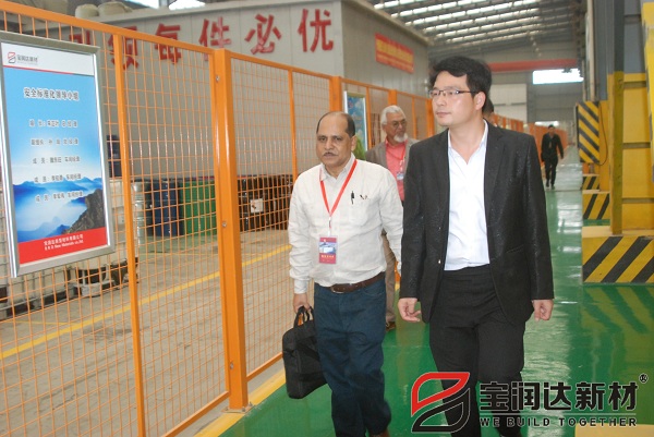 孟加拉客戶(hù)參觀寶潤(rùn)達(dá)聚氨酯板1號(hào)線(xiàn)