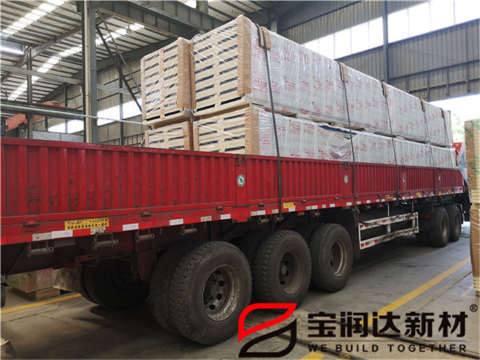 寶潤達5公分聚氨酯彩鋼屋面板湖北發(fā)貨