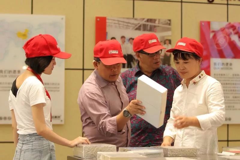 印尼客戶來訪寶潤(rùn)達(dá)洽談聚氨酯冷庫板合作