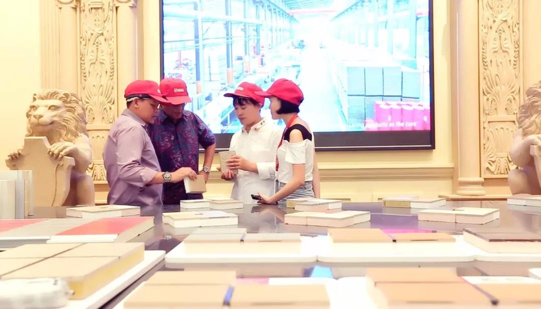 印尼客戶來訪寶潤(rùn)達(dá)洽談聚氨酯冷庫板合作