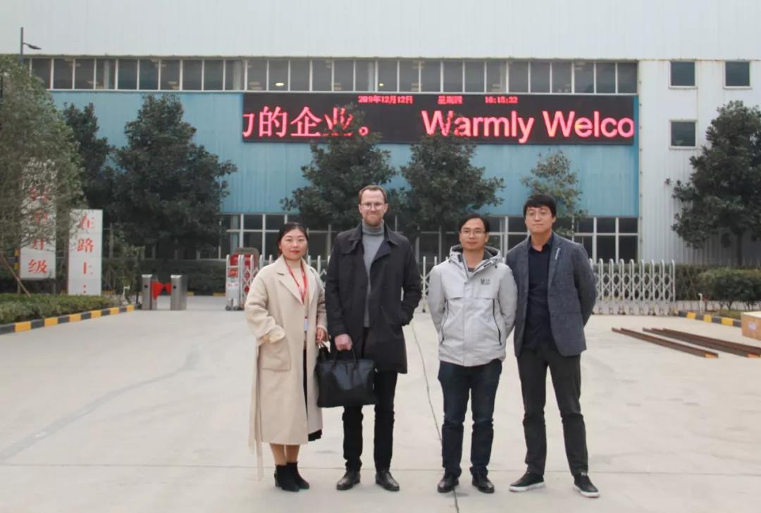 芬蘭客戶來(lái)訪寶潤(rùn)達(dá)洽談聚氨酯復(fù)合板項(xiàng)目