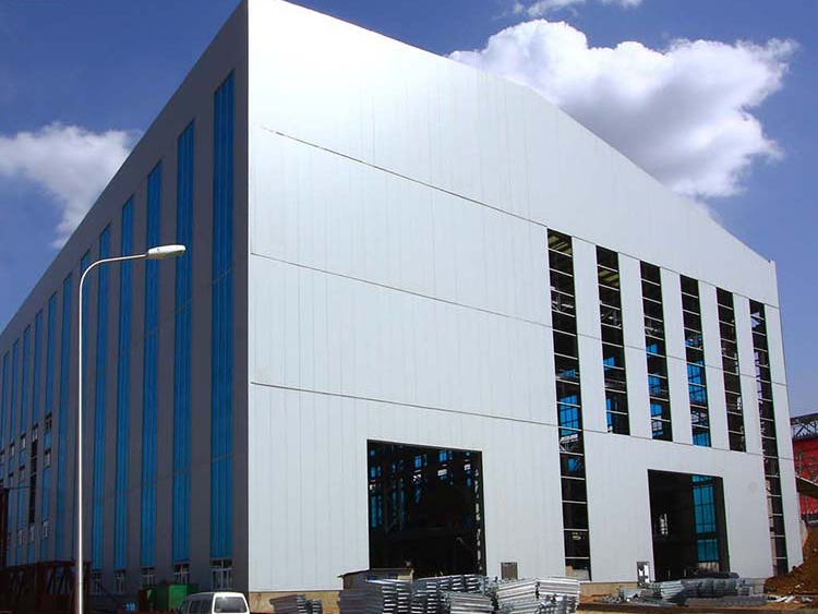 鋼結(jié)構(gòu)圍護(hù)材料為什么都選擇聚氨酯夾芯板？