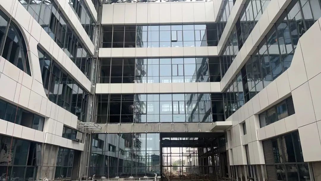 鋁單板案例 | 品質(zhì)與視覺雙重盛宴 備受設(shè)計(jì)師青睞的幕墻材料