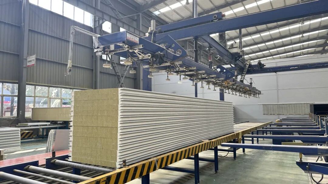 寶潤達(dá)聚氨酯封邊巖棉板 寶潤達(dá)聚氨酯封邊巖棉板